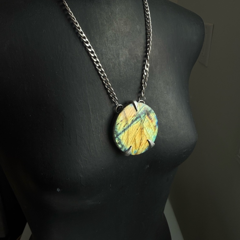 Labradorite Round Pendant Necklace - statement jewelry chunky necklace pendant - Picture 7 of 8